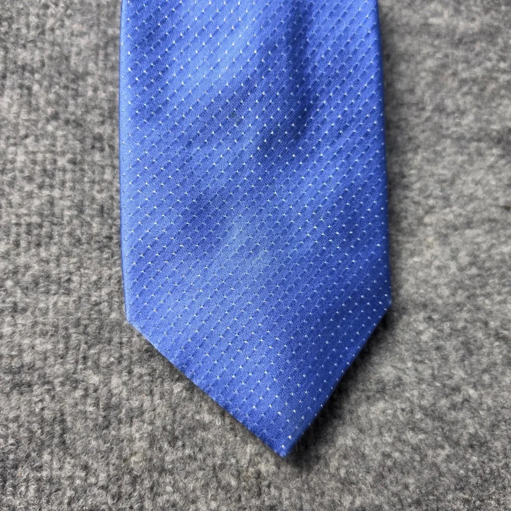 Donald J Trump Signature Collection Blue Dotted 100% Silk Mens Necktie Hand Made